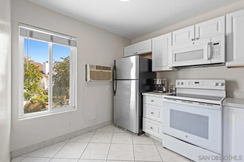 7508 Parkway Drive #105 photo 11
