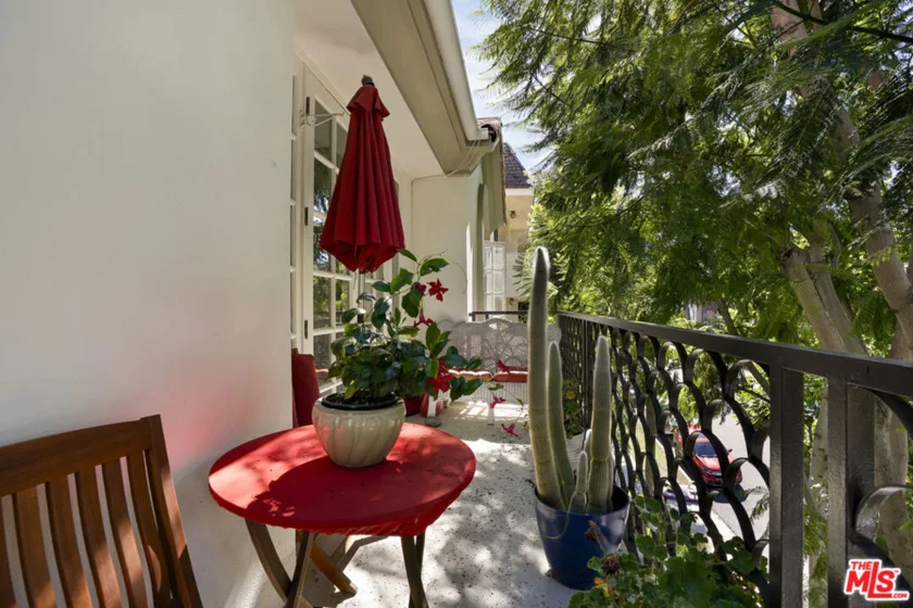 10630 Eastborne Avenue #306 photo 32