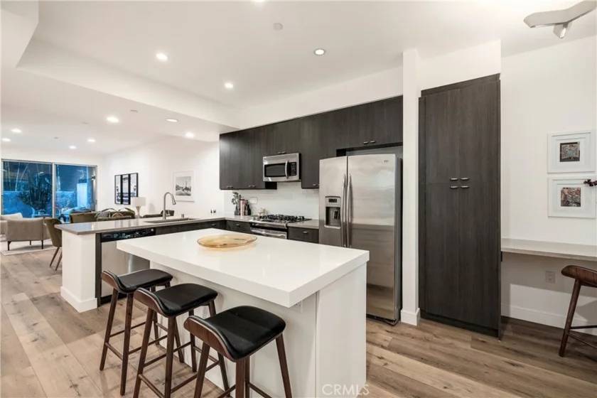 6001 Carlton Way #104 photo 1
