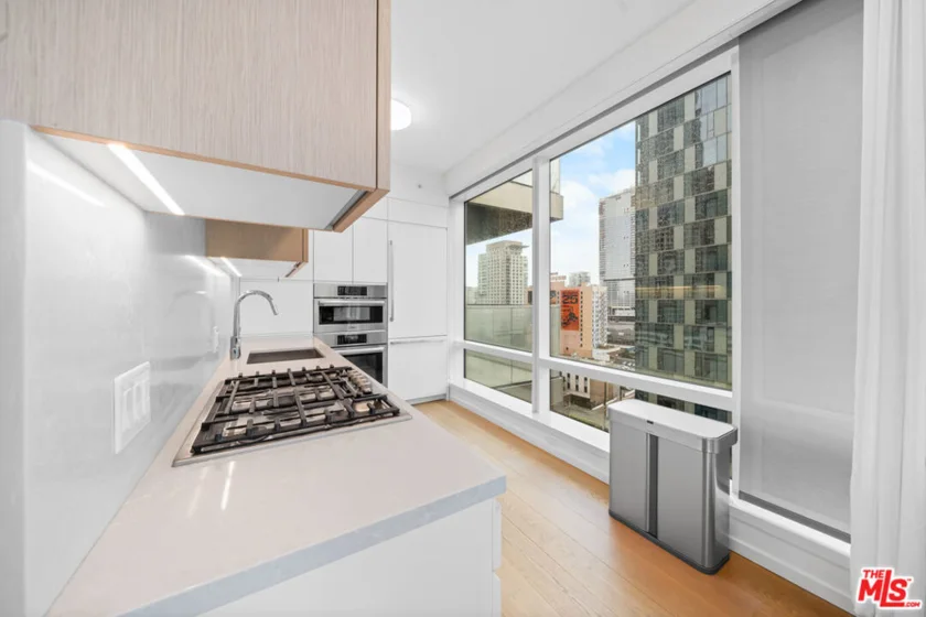 877 Francisco Street #1128 photo 8