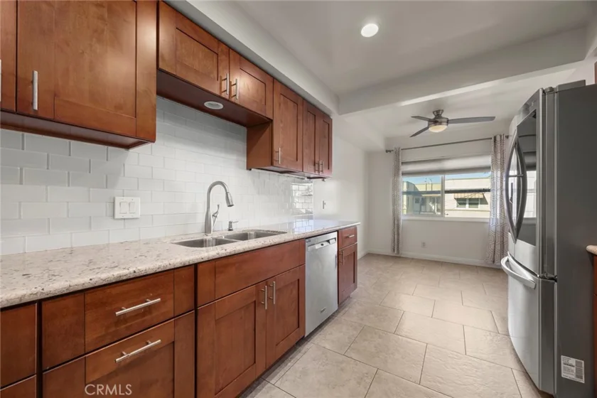 1635 E Ocean #D2 photo 36