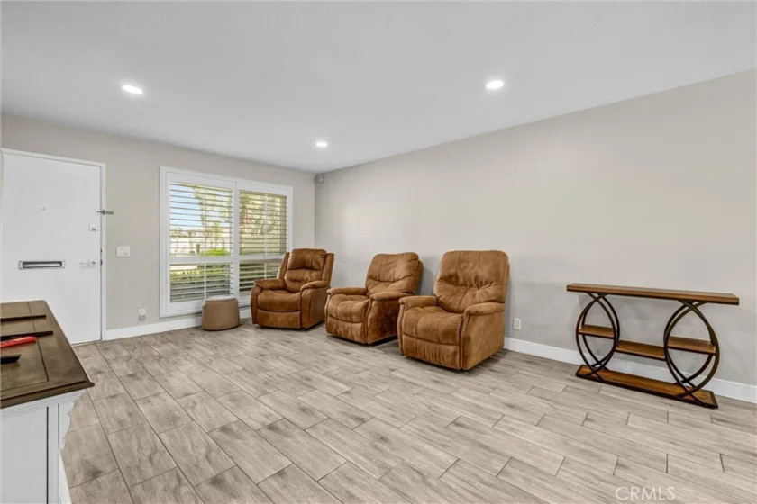12827 Newhope photo 5