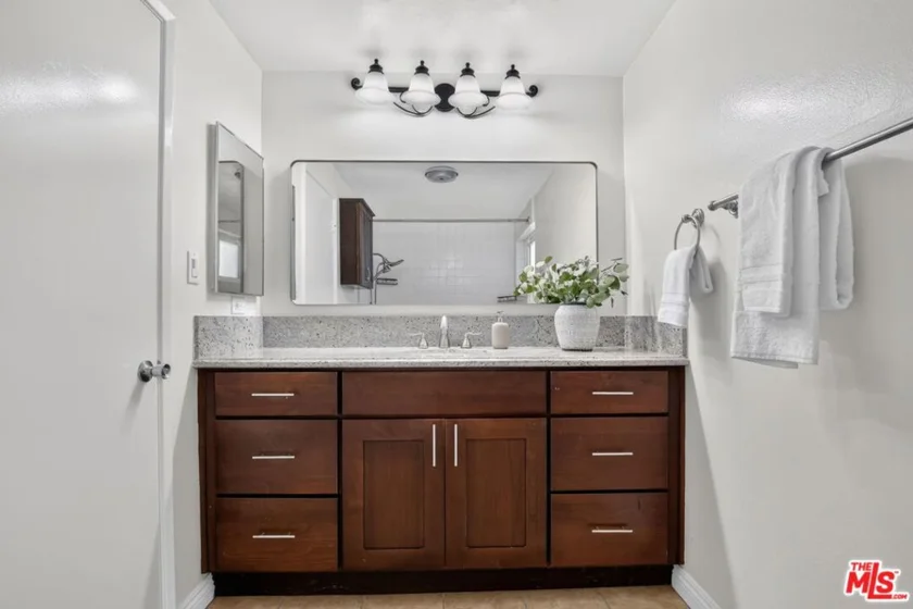 2677 Centinela Avenue #401 photo 25