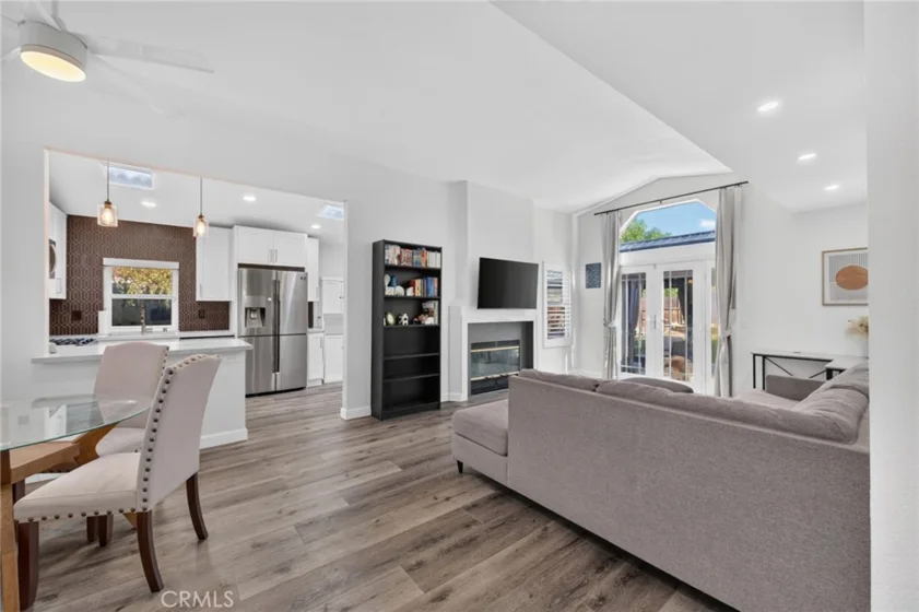 25998 Summer Dawn Court photo 6