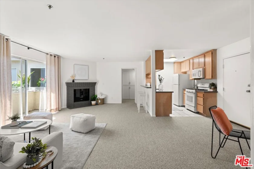 1731 Barry Avenue #214 photo 1