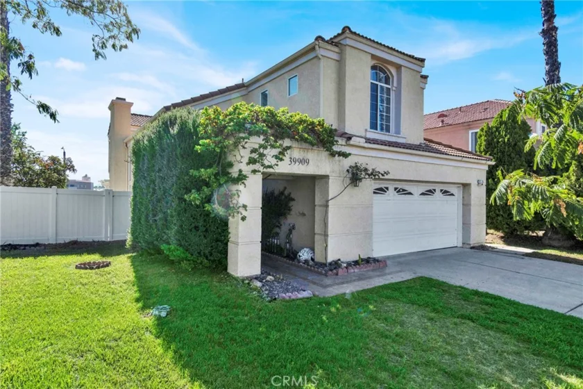39909 Via Castana photo 1