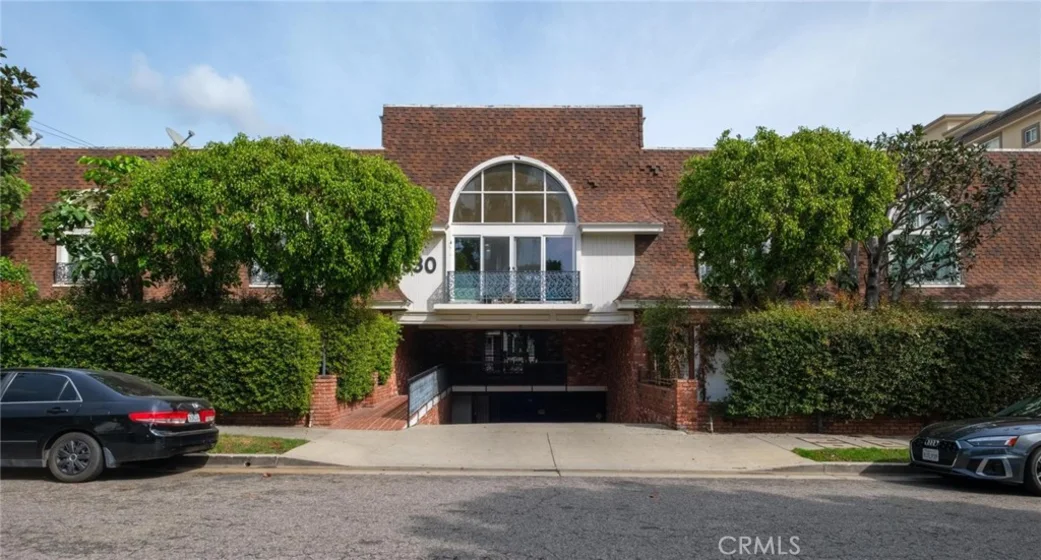 1830 Kelton Avenue #5 photo 1