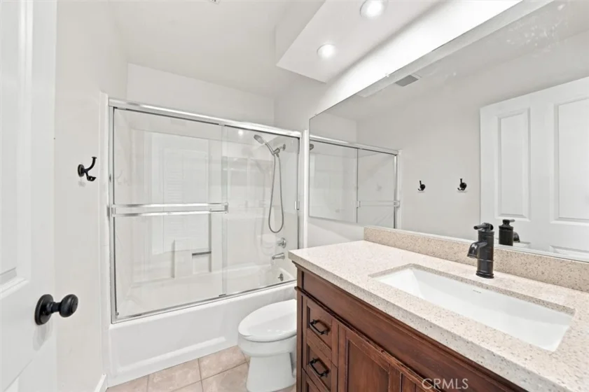 21051 Jenner #85 photo 29