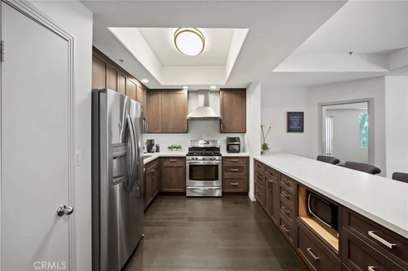 4477 Woodman Avenue #202 photo 6