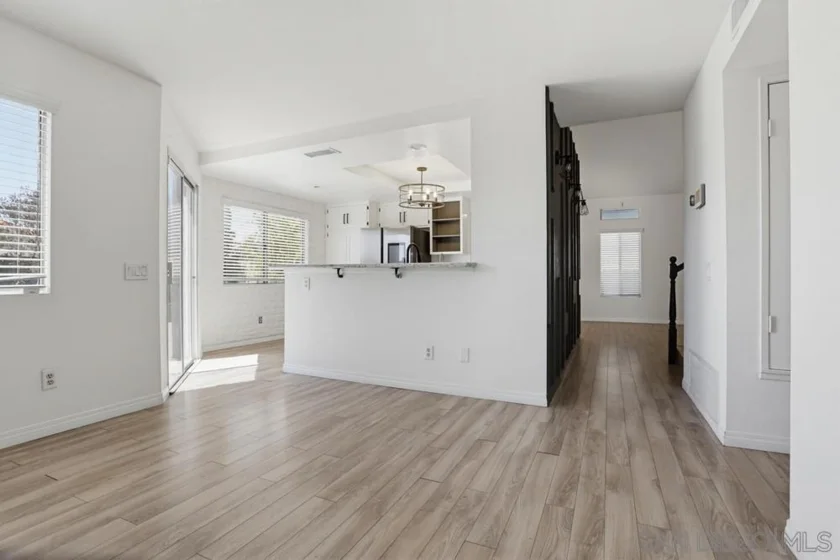 39991 Falcon Way photo 12