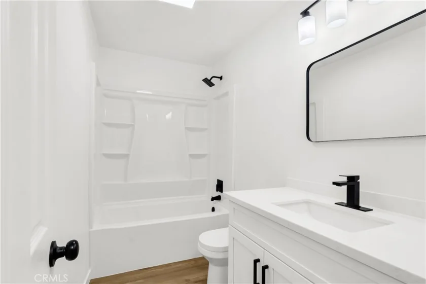2514 Clairemont #107 photo 15