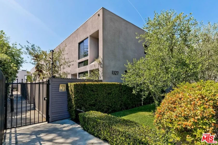 1327 Havenhurst Drive #10 photo 1