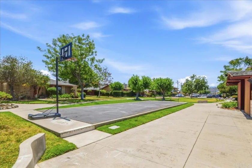 559 Oakdale Lane #C photo 33
