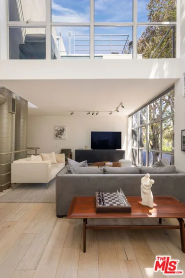 2433 28th Street #B photo 8