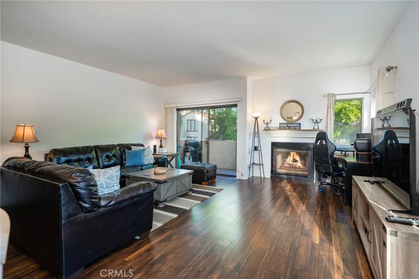 12401 Moorpark Street #101 photo 1