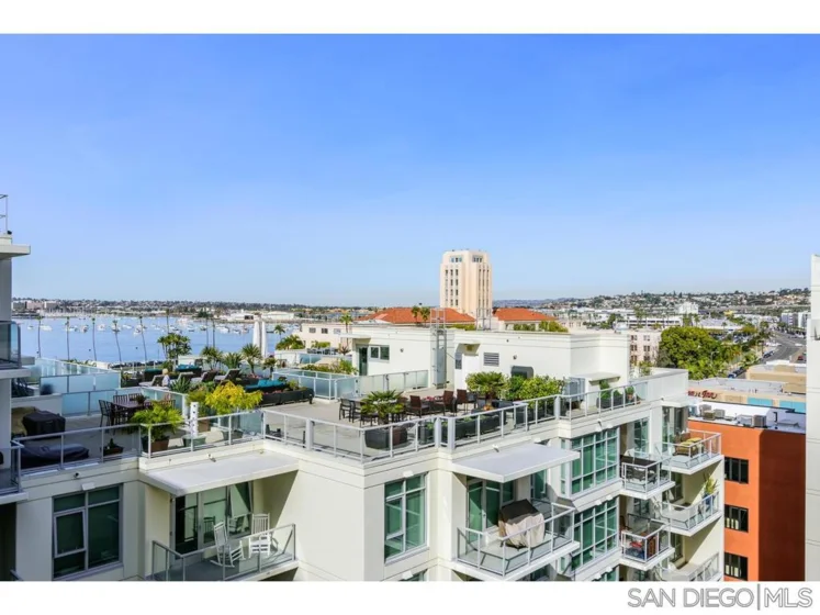 1431 Pacific Hwy #902 photo 1