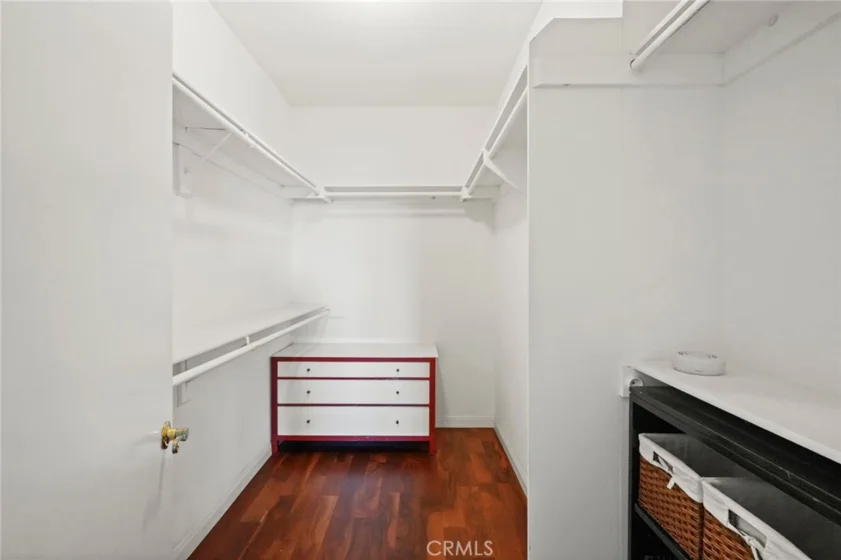 13331 Moorpark Street #216 photo 20