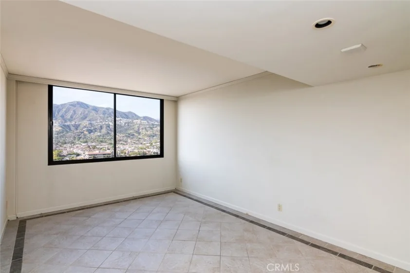 345 Pioneer Drive #1705 photo 20