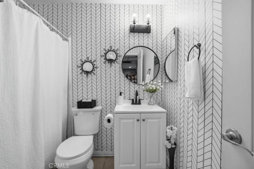 1236 N Columbus #11 photo 13