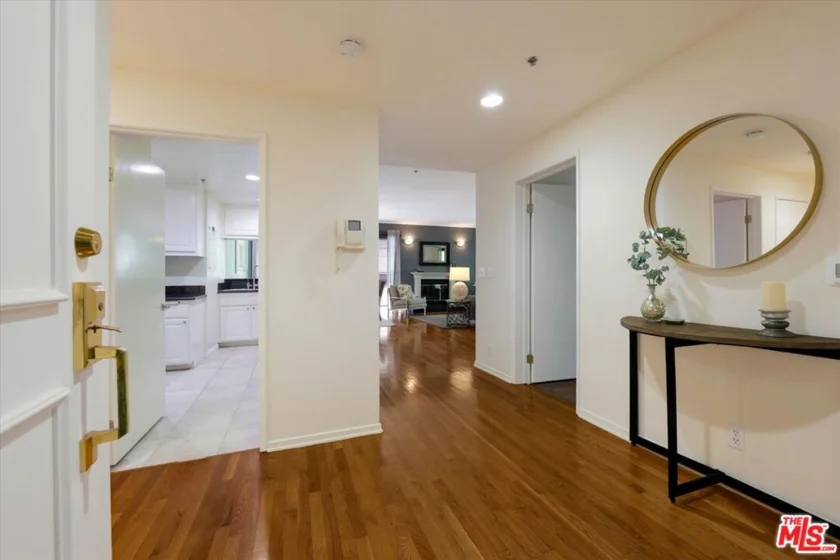 1401 S Bentley Avenue #202 photo 2