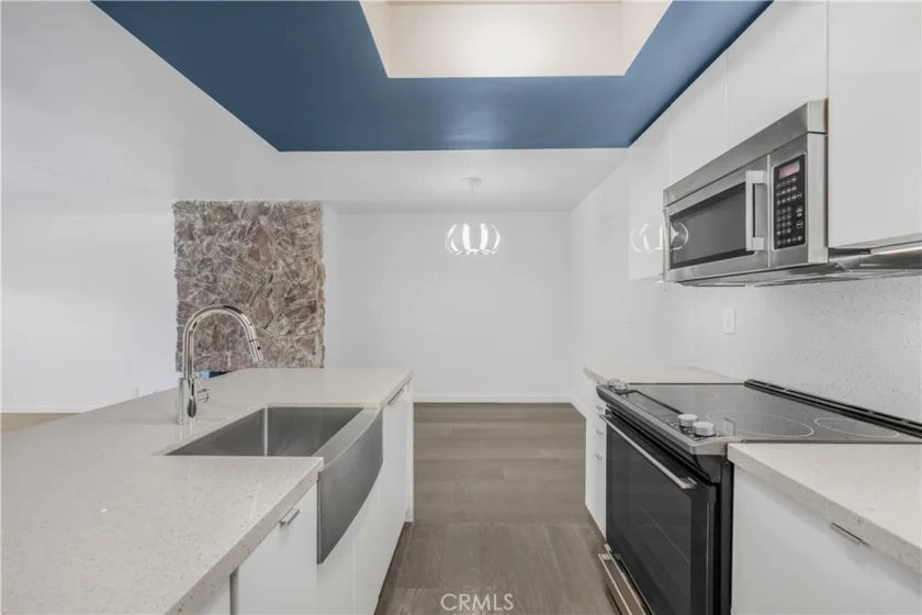 521 Montana Avenue #211 photo 9