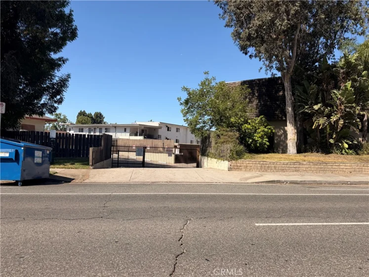8641 Glenoaks #131 photo 8