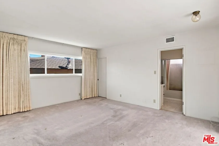 5452 W 57th Street photo 25