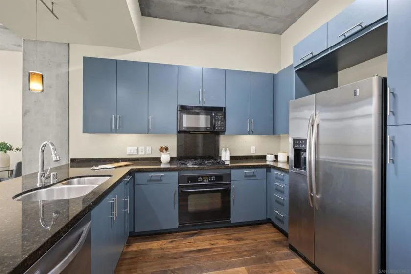 527 10th Avenue #302 photo 10