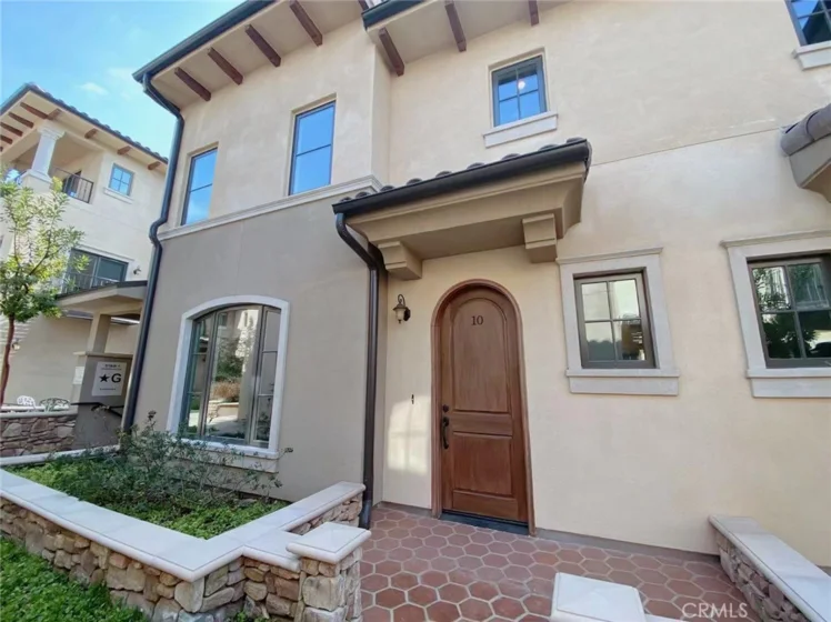 158 S Sierra Madre Boulevard #10 photo 1