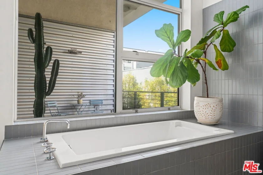 4080 Glencoe Avenue #214 photo 11