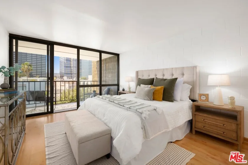 10966 Rochester Avenue #6B photo 8