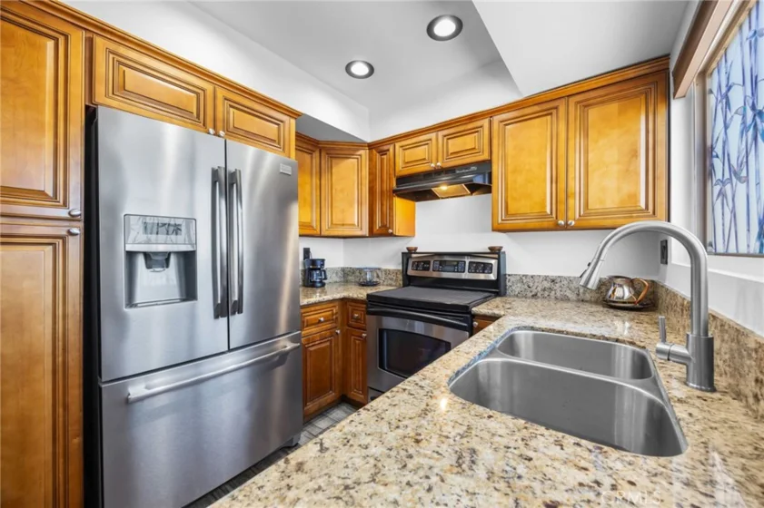 3999 E Santa Ana Canyon photo 36