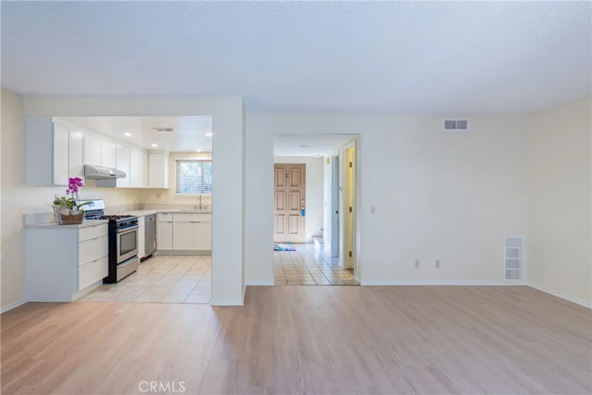 1008 Las Lomas Unit C photo 28