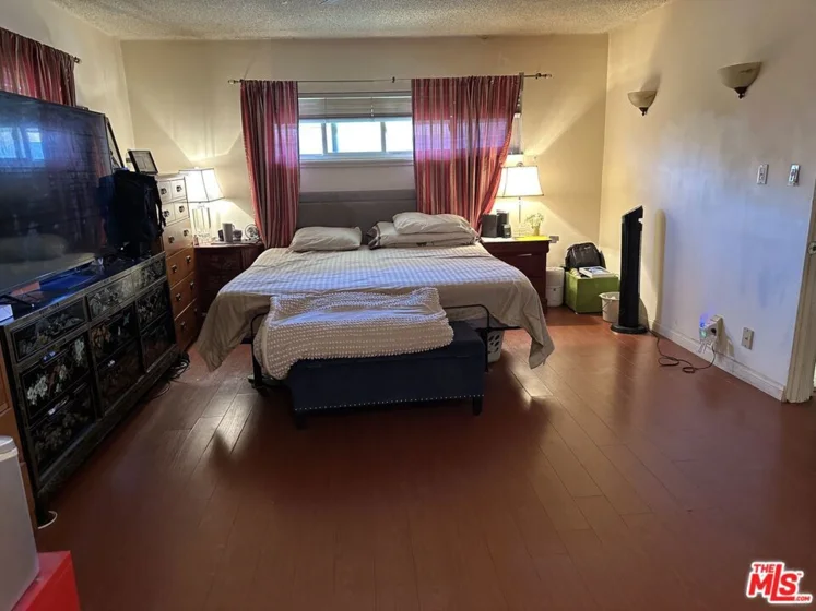 1600 N Hobart Boulevard #16 photo 13