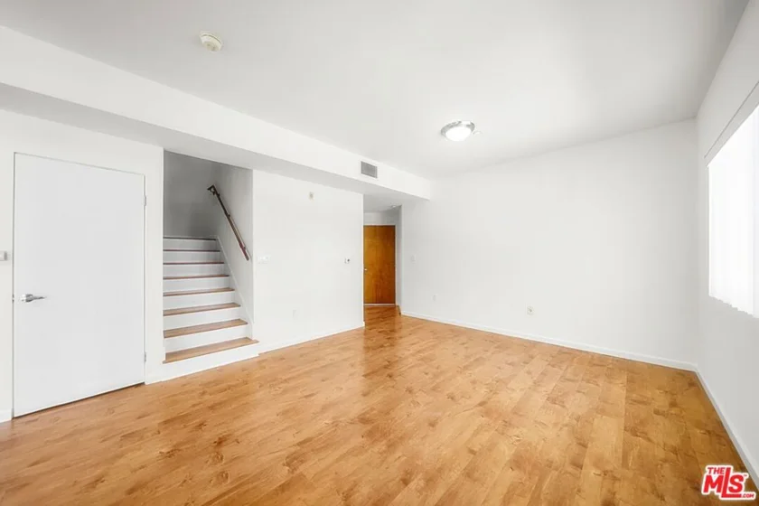 2864 Sunset Place #201 photo 3