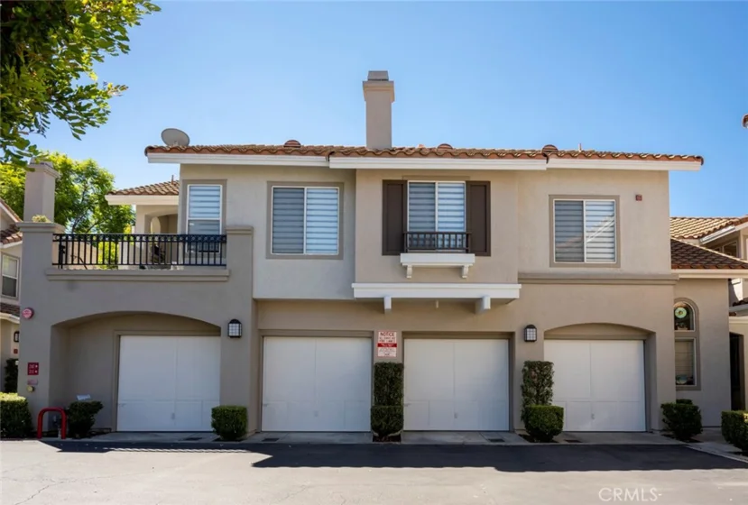 210 California Court photo 3