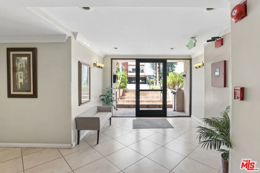 5224 Zelzah Avenue #209 photo 26