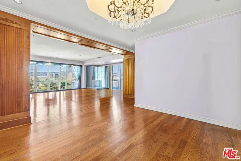 10580 Wilshire Boulevard #17NE photo 1