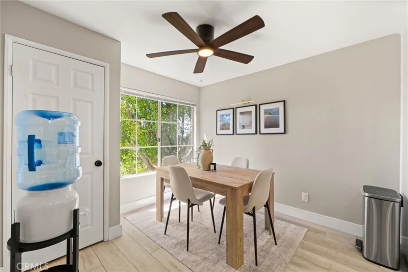 21256 Camelia photo 12