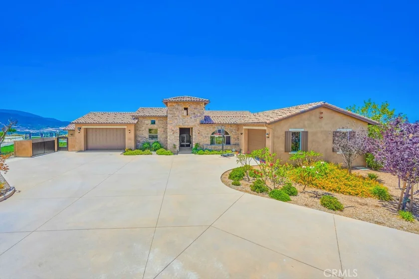 42009 Knoll Vista Lane photo 1
