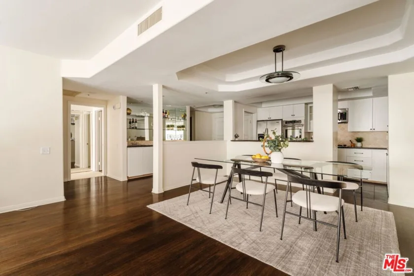 11855 Goshen Avenue #104 photo 26