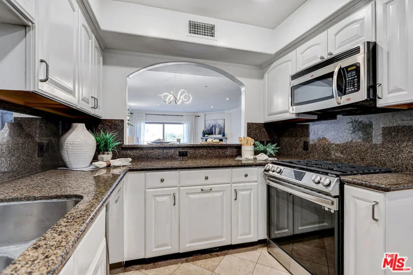 1520 S Shenandoah Street #304 photo 32