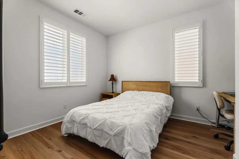 444 Bunsen Street photo 26