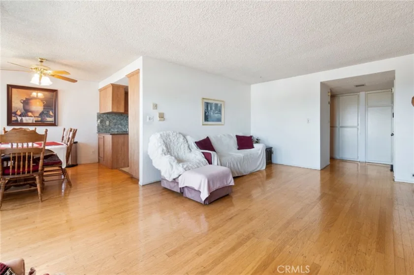 106 N Western #302 photo 6