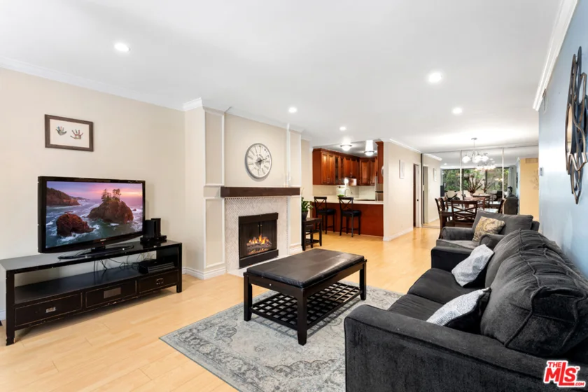 1250 Beverly Glen Boulevard #203 photo 1