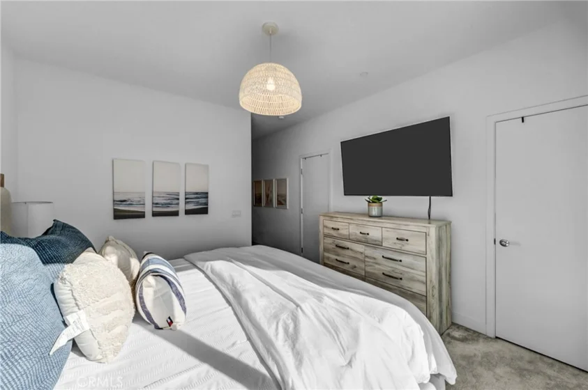 5092 Long Beach photo 19