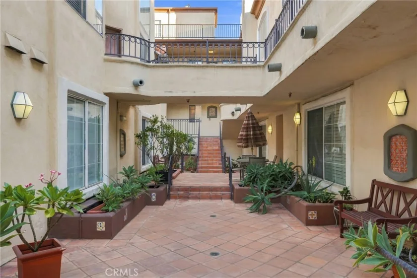 7122 La Tijera Boulevard #H201 photo 38