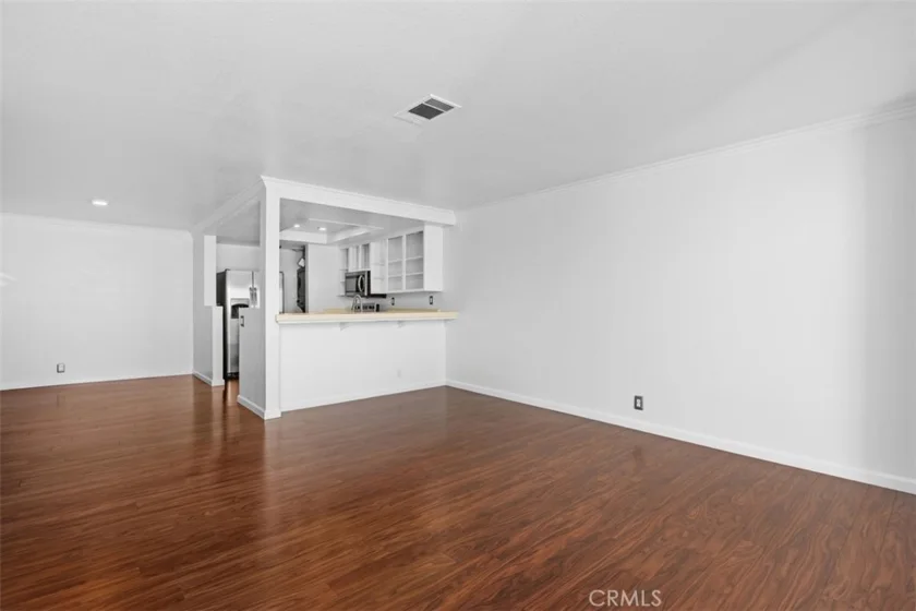 7215 Apricot photo 12