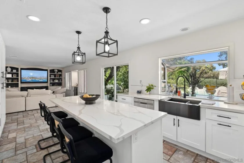 43016 Calle Reva photo