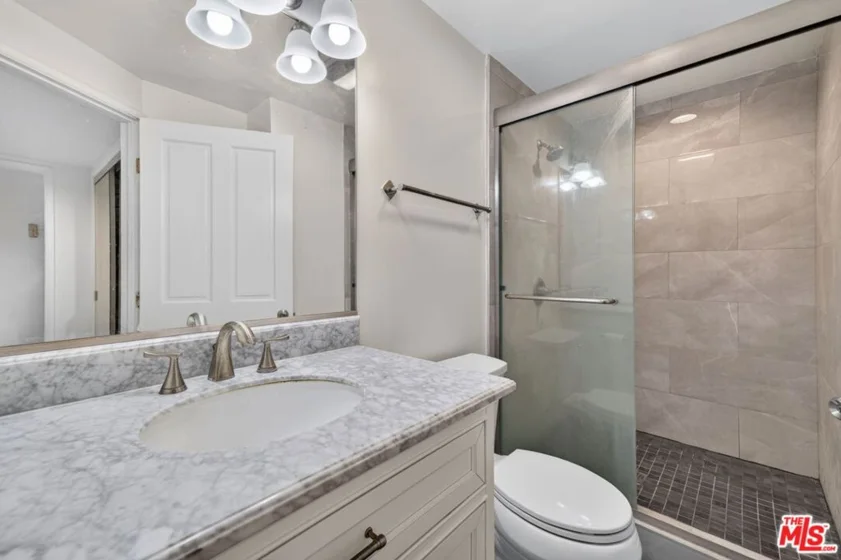 540 Kelton Avenue #306 photo 13